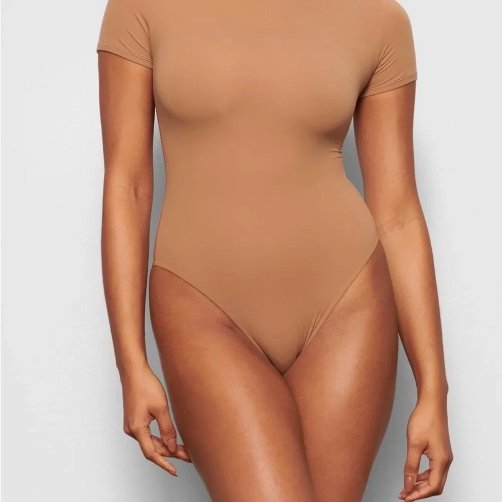 SKIMS Fits Everybody T-Shirt Bodysuit | Sienna | Size Large - Picture 5 of 5
